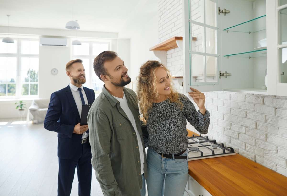 Boyfriend and girlfriend buying house (R) (S)